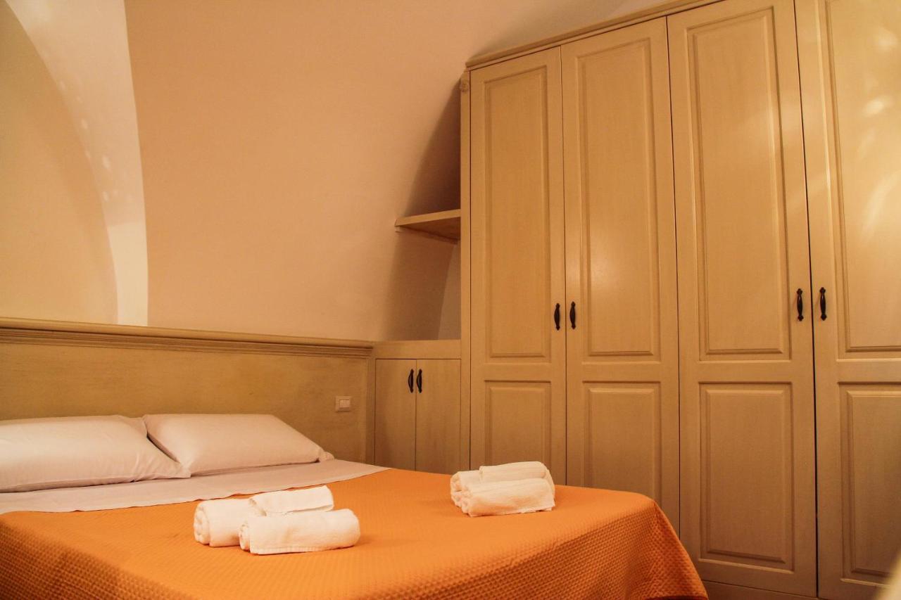 モルフェッタ Al Civico 4 Bed & Breakfast エクステリア 写真
